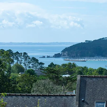 Holiday home La Maison Bleue I Belle Vue Et Jardin Crozon