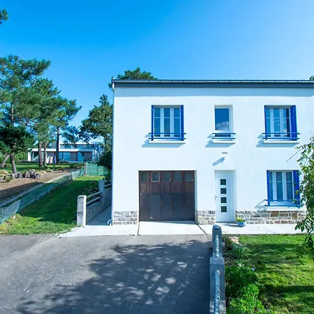 Holiday home La Maison Bleue I Belle Vue Et Jardin